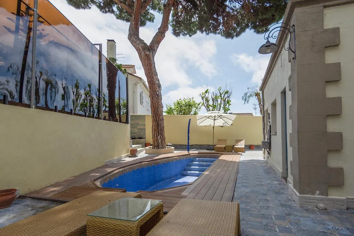 Casa Lola Villa Tiana Spain