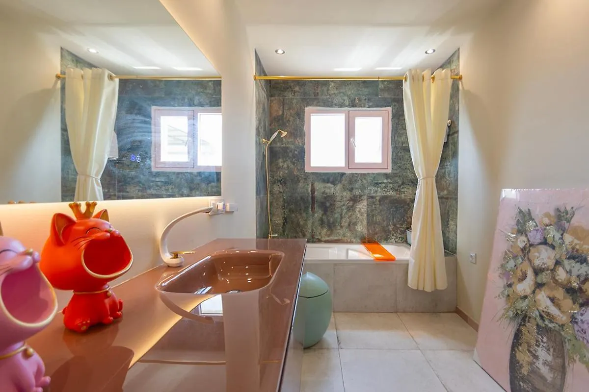 Casa Lola Villa Tiana Spain